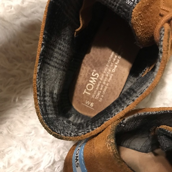 TOMS Suede Wedge Shoes 6 - Picture 4 of 12